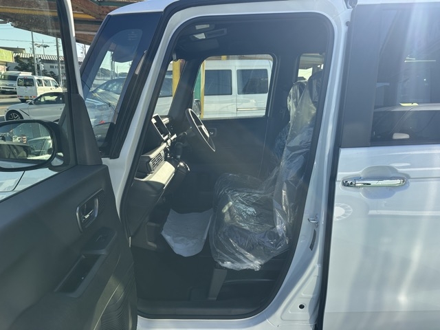 N-BOX(ホンダ)届出済未使用車 3