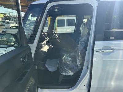 新型N-BOX(ホンダ)届出済未使用車 前席内装