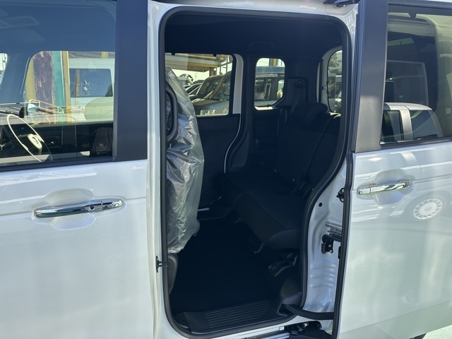 N-BOX(ホンダ)届出済未使用車 4