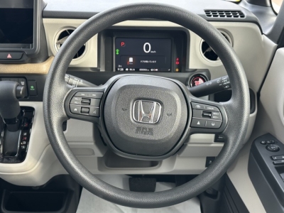 新型N-BOX(ホンダ)届出済未使用車 内外装写真
