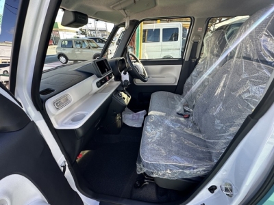ムーヴキャンバス(ダイハツ)届出済未使用車 前席内装