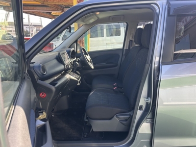 eKクロス(三菱)中古車 前席内装