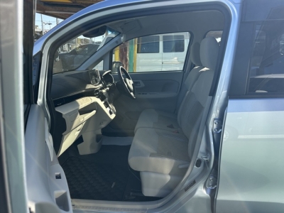 ムーヴ(ダイハツ)中古車 前席内装
