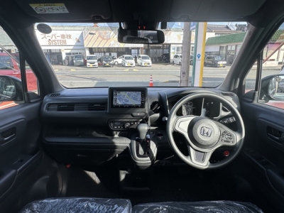 N-WGN(ホンダ)中古車 後席から見た前席