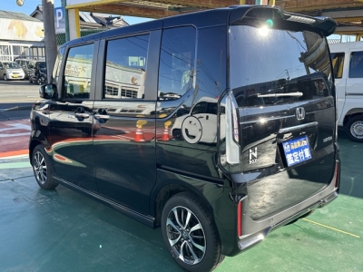新型N-BOX(ホンダ)届出済未使用車 後方