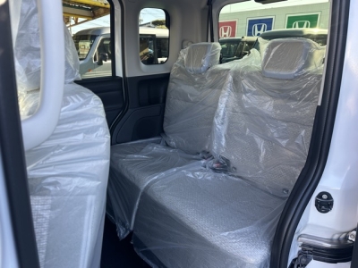 ルークス(ニッサン)届出済未使用車 後席から見た前席