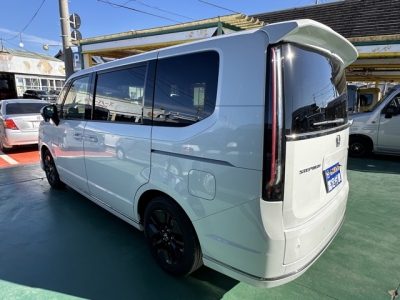 ステップワゴン(ホンダ)登録済未使用車 後方