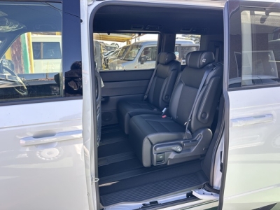 ステップワゴン(ホンダ)登録済未使用車 後席内装