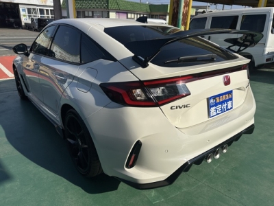 シビック(ホンダ)登録済未使用車 後方