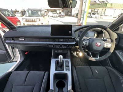 シビック(ホンダ)登録済未使用車 後席から見た前席