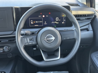 ノート(ニッサン)中古車 内外装写真