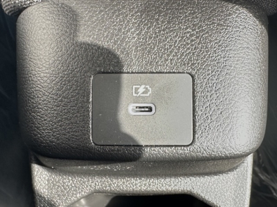 オーラ(ニッサン)登録済未使用車 内外装写真他