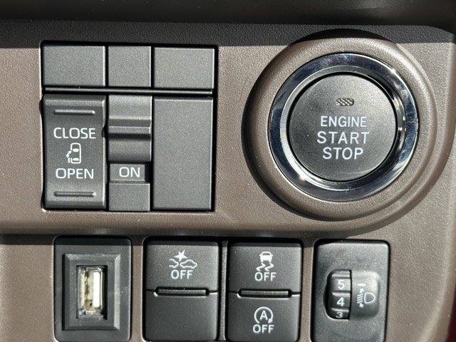 ルーミー(トヨタ)中古車 16