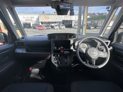 ルーミー(トヨタ)中古車 後席から見た前席