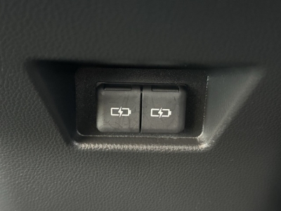 ハリアーハイブリッド(トヨタ)中古車 内外装写真他