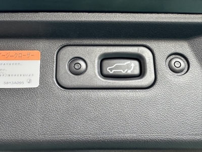 デリカD:5 4WD(三菱)レンタ登録済未使用車 内外装写真他２