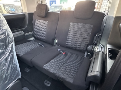 デリカD:5 4WD(三菱)レンタ登録済未使用車 内外装写真