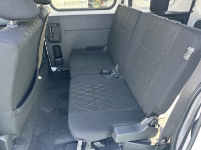 アトレーのOEM(ダイハツ)中古車 後席内装