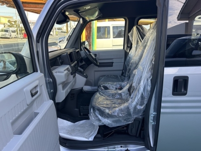 N-VAN e(ホンダ)届出済未使用車 前席内装