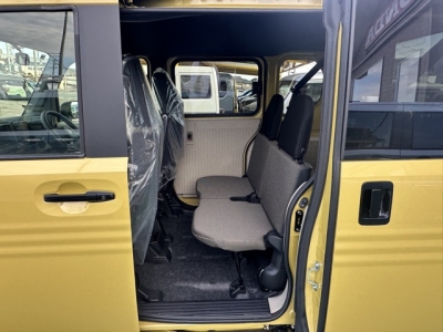 N-VAN e(ホンダ)届出済未使用車 後席内装
