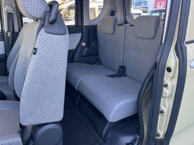タント(ダイハツ)中古車 後席から見た前席