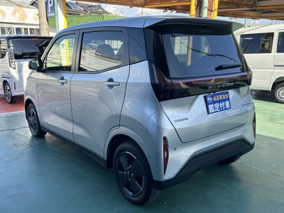 サクラ(ニッサン)中古車 後方