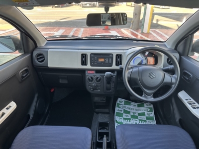 アルト(スズキ)中古車 後席から見た前席