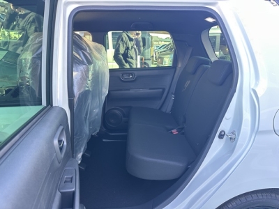 N-ONE(ホンダ)届出済未使用車 後席内装