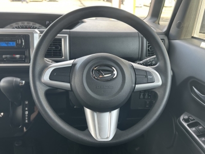 ウェイク(ダイハツ)中古車 後席から見た前席