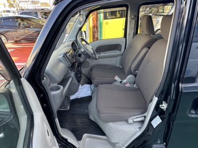 エブリイバン(スズキ)中古車 前席内装