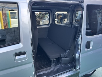 ハイゼットカーゴ(ダイハツ)届出済未使用車 後席内装