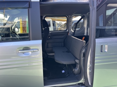 N-VAN(ホンダ)中古車 後席内装