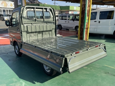 キャリートラック(スズキ)届出済未使用車 内外装写真