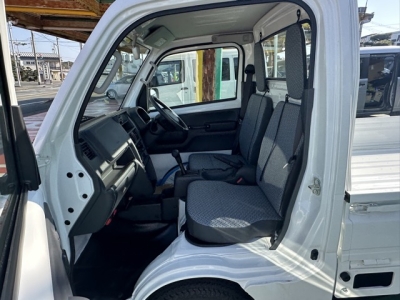 キャリイトラックのOEM(スズキ)届出済未使用車 前席内装