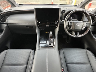 ヴェルファイアハイブリッド(トヨタ)中古車 後席内装