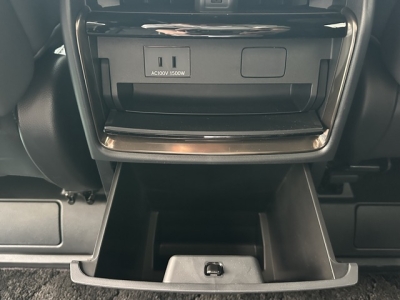 ヴェルファイアハイブリッド(トヨタ)中古車 内外装写真