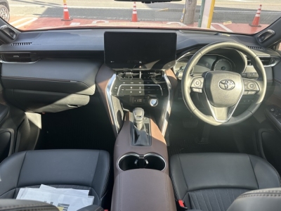 ハリアーハイブリッド(トヨタ)中古車 後席内装