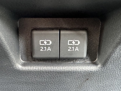 ハリアーハイブリッド(トヨタ)中古車 内外装写真