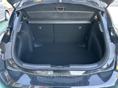 カローラスポーツ(トヨタ)レンタ登録済未使用 内外装写真他２