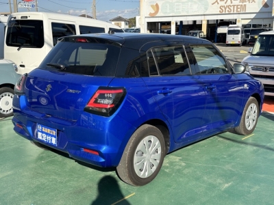 新型スイフト(スズキ)中古車 内外装写真他２