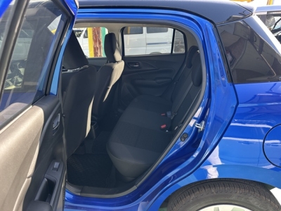 新型スイフト(スズキ)中古車 後席内装