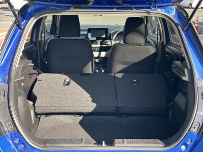 新型スイフト(スズキ)中古車 内外装写真他１