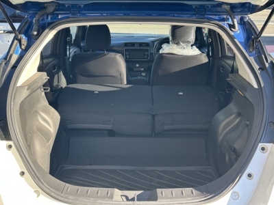 リーフ(ニッサン)中古車 内外装写真他１