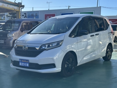 フリード+(ホンダ)中古車 前方
