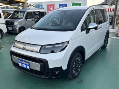 新型フリード(ホンダ)登録済未使用車 前方