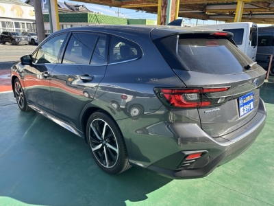 レヴォーグ(スバル)中古車 後方