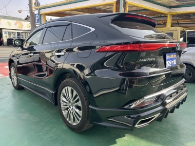 ハリアーハイブリッド(トヨタ)中古車 後方