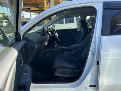 ZR-V(ホンダ)中古車 前席内装