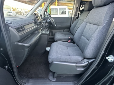 ステップワゴン(ホンダ)中古車 前席内装