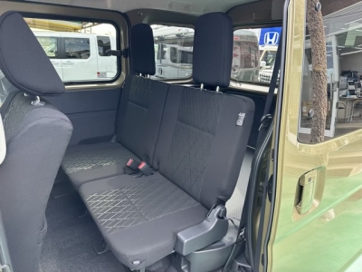 アトレー(ダイハツ)届出済未使用車 後席内装